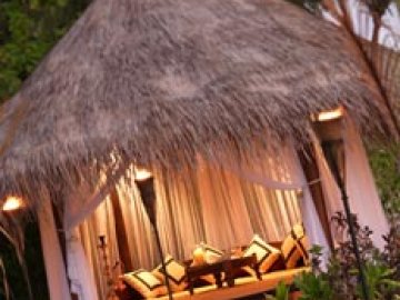 Beach Cabana Dining By Night Lowres 9