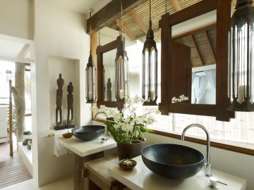 4 Obv Bathroom