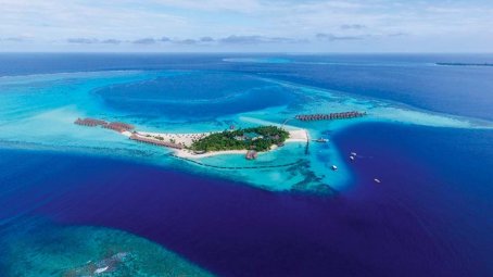 Constance Moofushi Resort