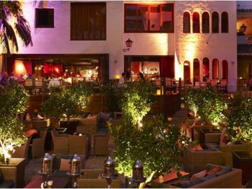 Plaza village